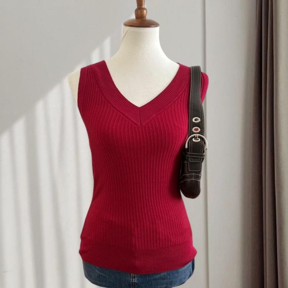 INC‎ International Concepts Red Silk Blend Ribbed V-Neck Sleeveless Sweater